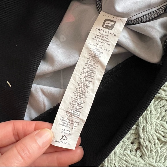 Fabletics- lightweight runner jacket - Picture 3 of 4